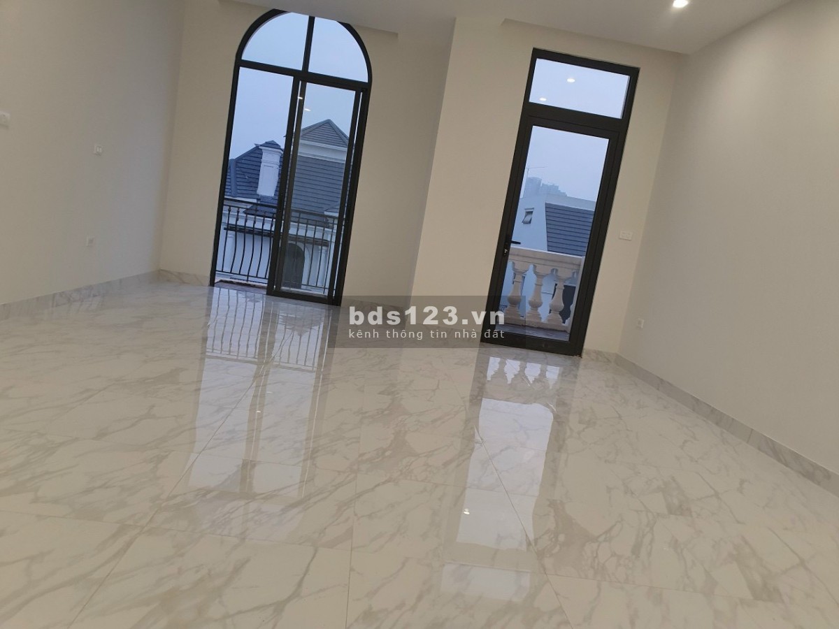 Shophouse hoàn thiện 5 tầng Sao Biển giá 15.6 tỷ tại Vin Gia Lâm, Hà Nội (0985941715)