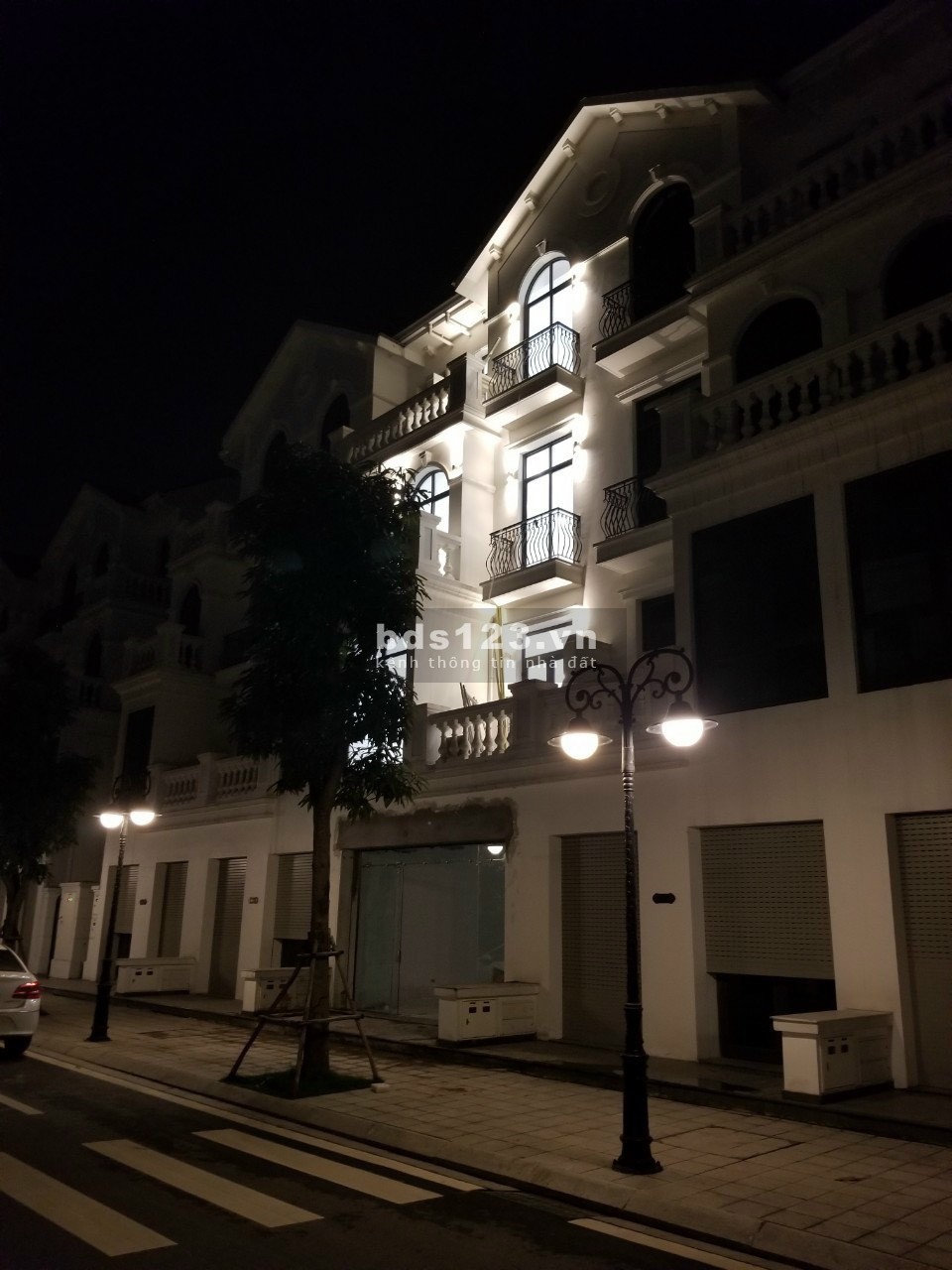 Shophouse hoàn thiện 5 tầng Sao Biển giá 15.6 tỷ tại Vin Gia Lâm, Hà Nội (0985941715)