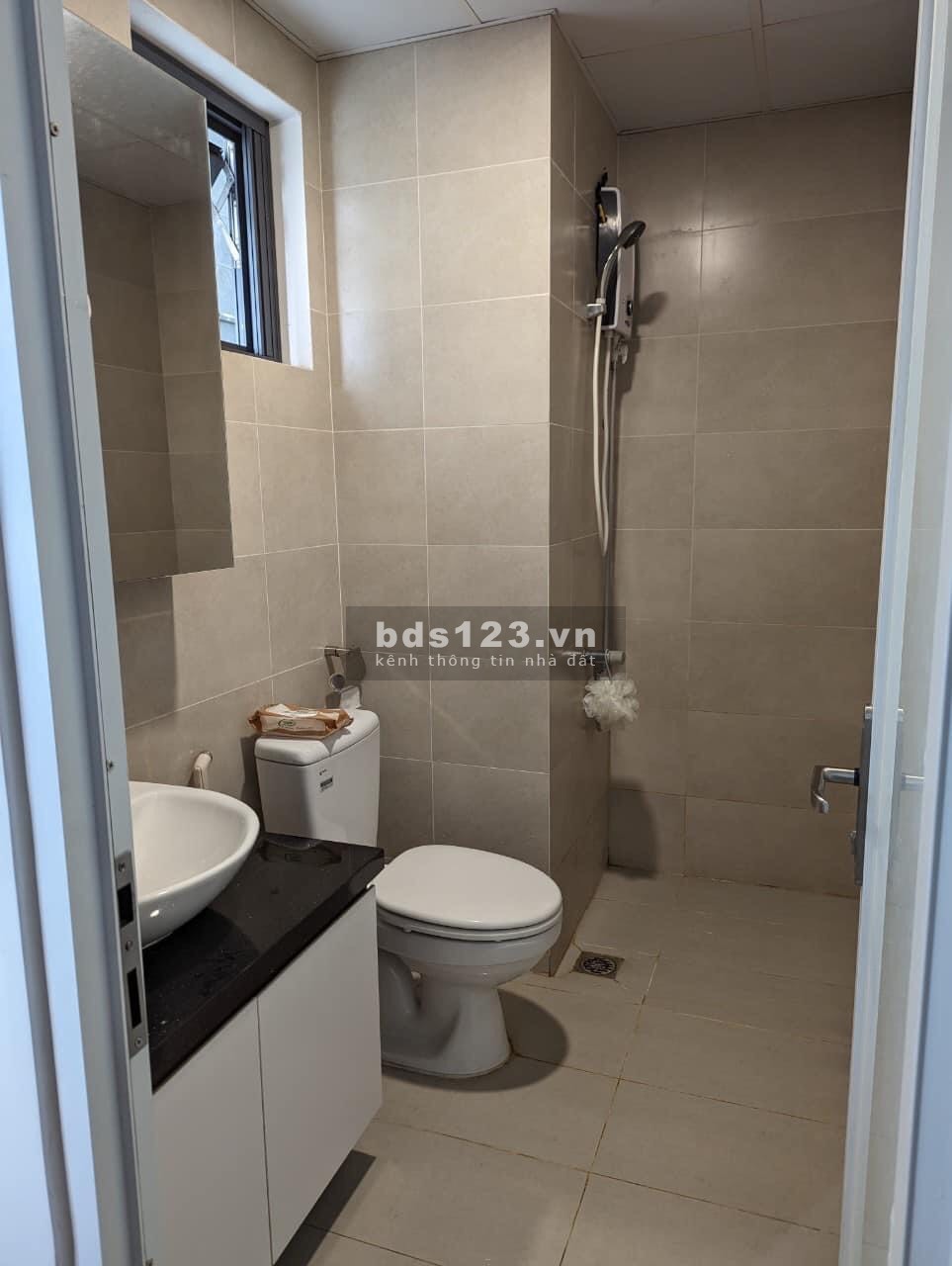 Chung Cư 590 CMT8 - Quận 3 2pn 80m2 Giá 13tr. Nội thất đầy đủ, đối diện CV Lê Thị Riêng