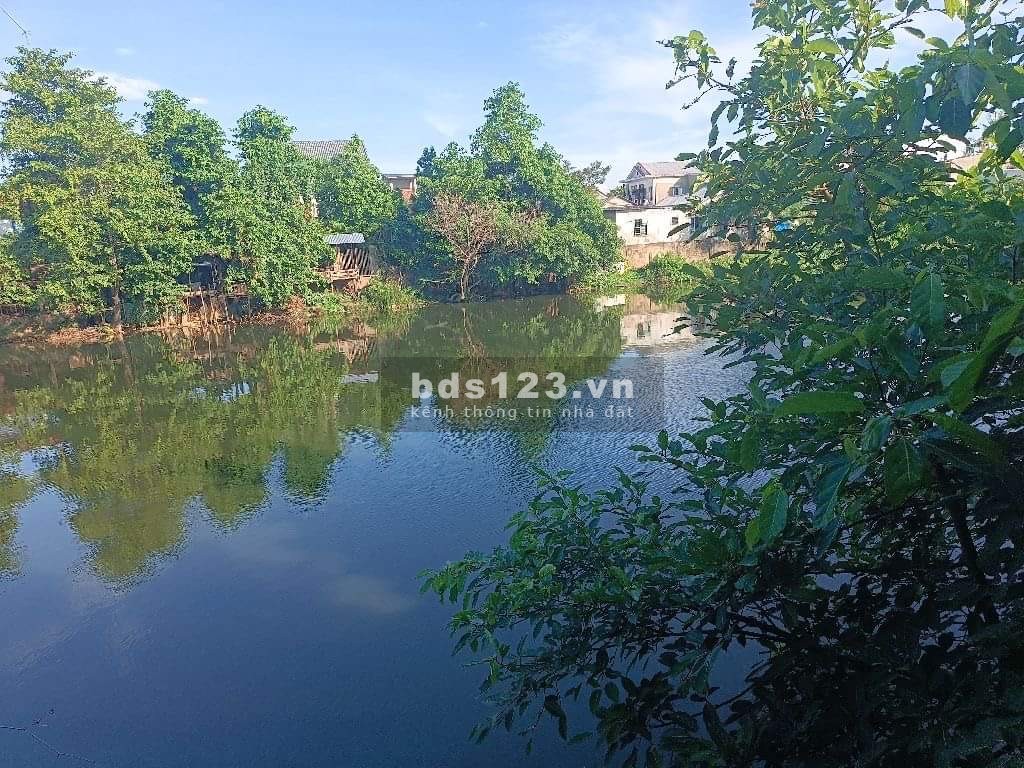Bán nhà 2 tầng mặt tiền Đặng Tất