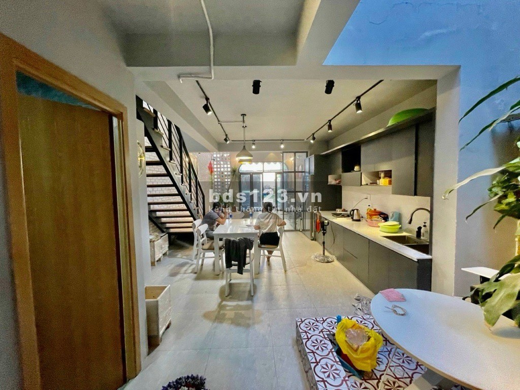 Bán nhà 2 tầng. DT lớn 125m². Đ. HỒ SỸ DƯƠNG. Cẩm Lệ. Gần Lê Đại Hành, CMT8. Chỉ 4,x tỷ. 0935666929
