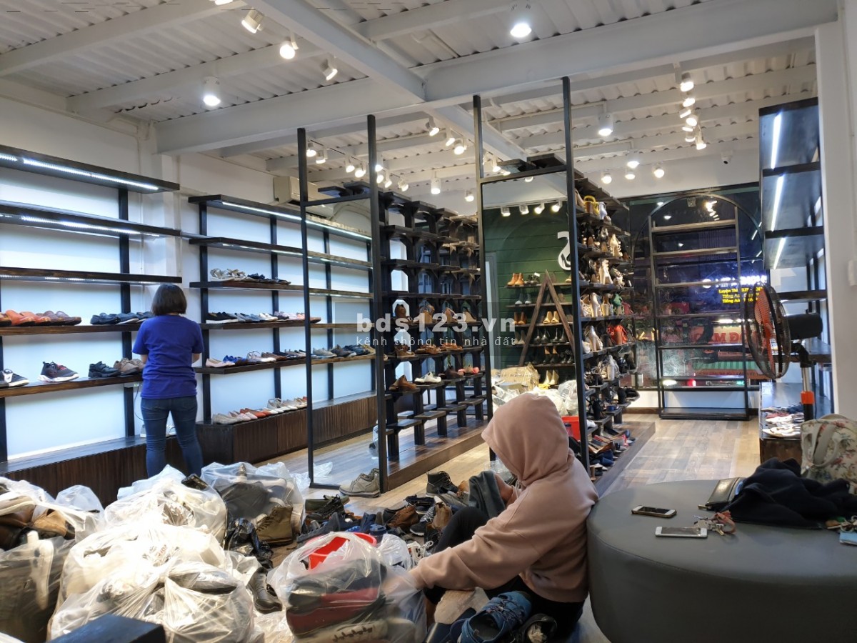 Chính chủ cho thuê mặt bằng một trệt một lầu tổng 90m2 đường Lê Văn Lương cách Lotte Mart Q7 500m