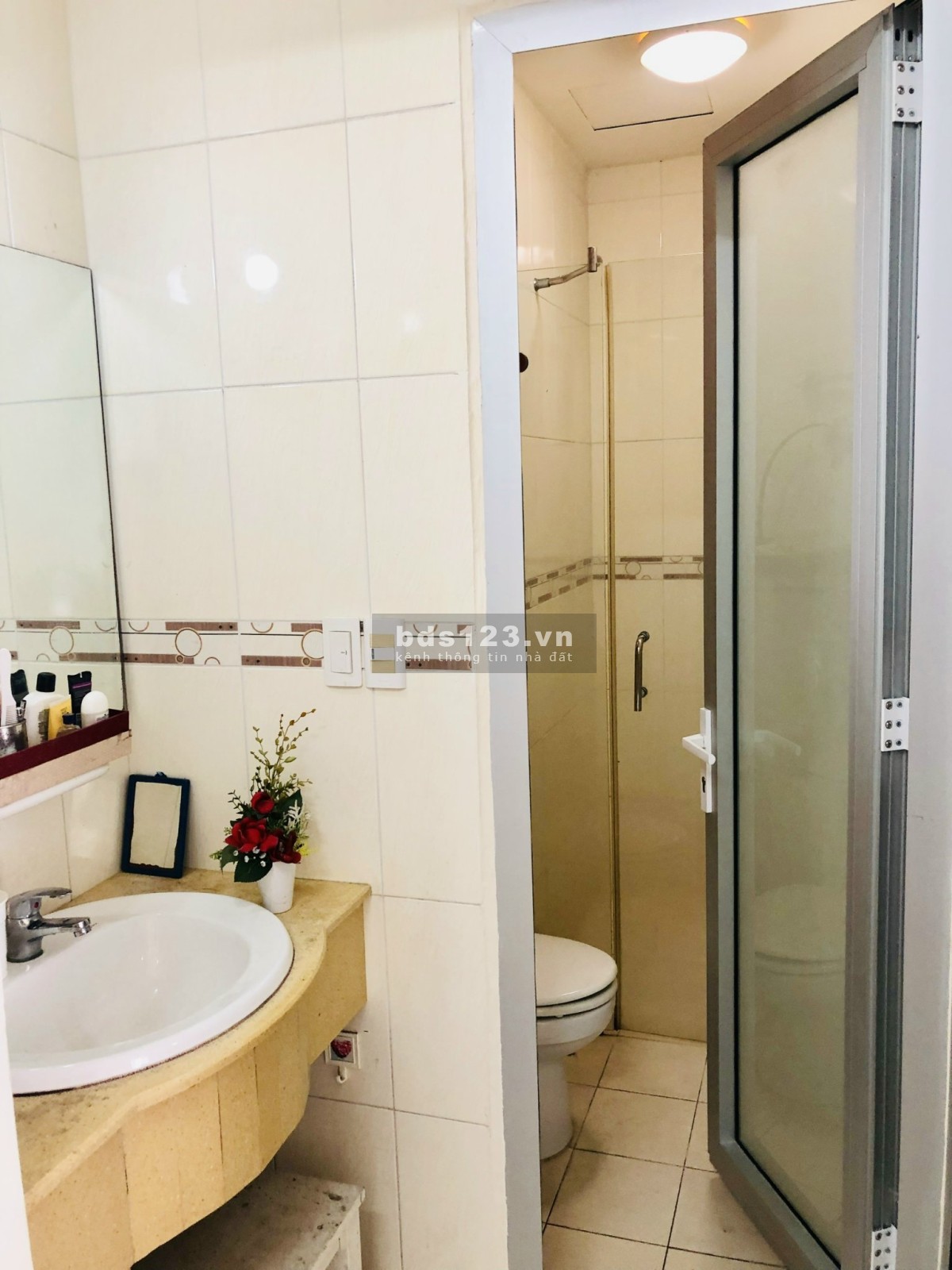 Chung cư 590 CMT8-Quận 3 54m2 1pn 6tr5. Full nội thất, ban công thoáng