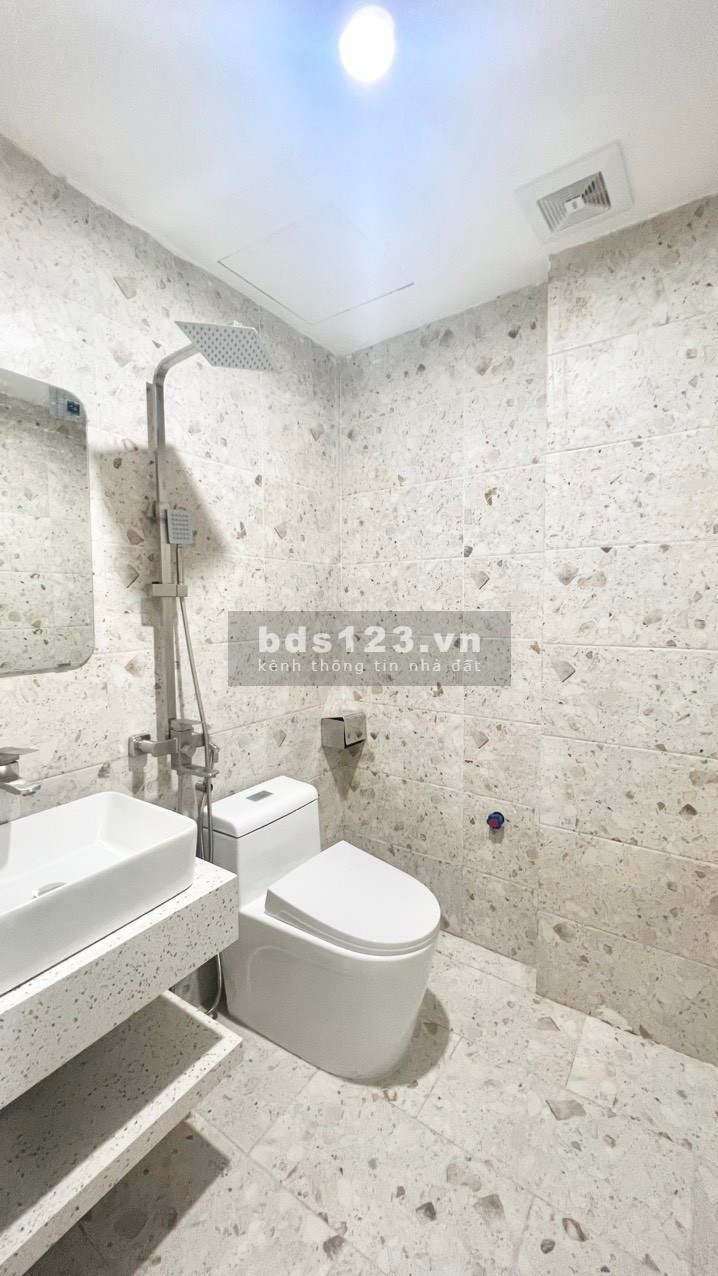 BÁN NHÀ GỐC ĐỀ - MỚi TINH - NỘI THẤT XỊN - Ở NGAY - GIÁ: 5.68 tỷ