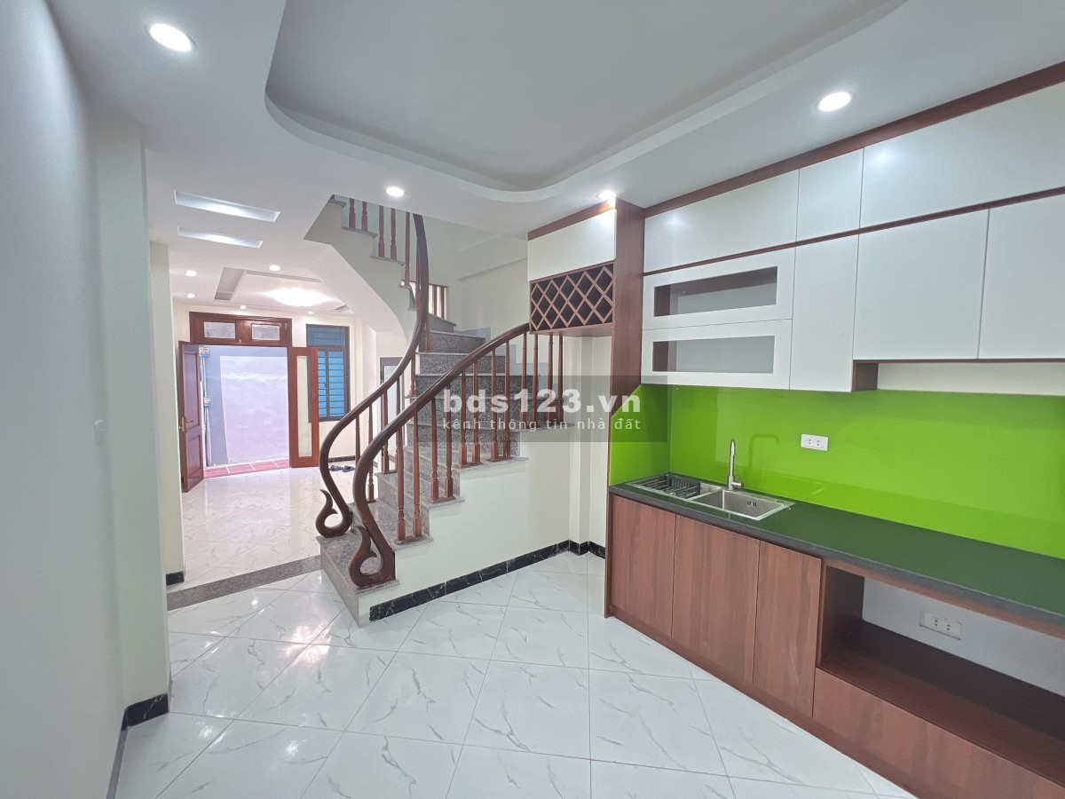 Siêu rẻ! 3T*32m2, có Gara Ôtô, Mặt tiền 6m, ngay cầu Đại Thành, gần KĐT Đô Nghĩa