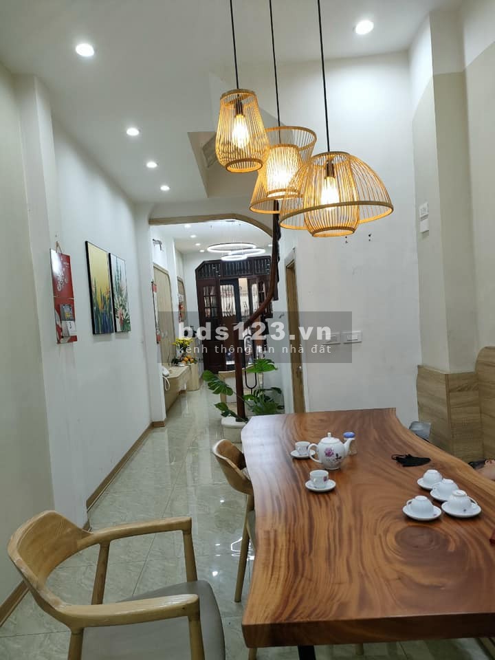 Hàng hiếm! Bán nhà Chùa bộc vị trí siêu đẹp ô tô đỗ cửa, kinh doanh chỉ có 5 tỷ
