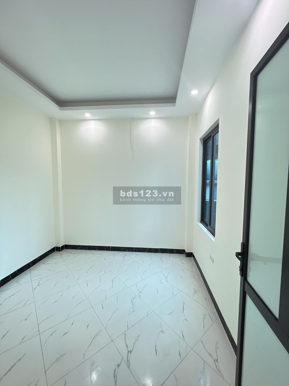 Siêu rẻ! 3T*32m2, có Gara Ôtô, Mặt tiền 6m, ngay cầu Đại Thành, gần KĐT Đô Nghĩa