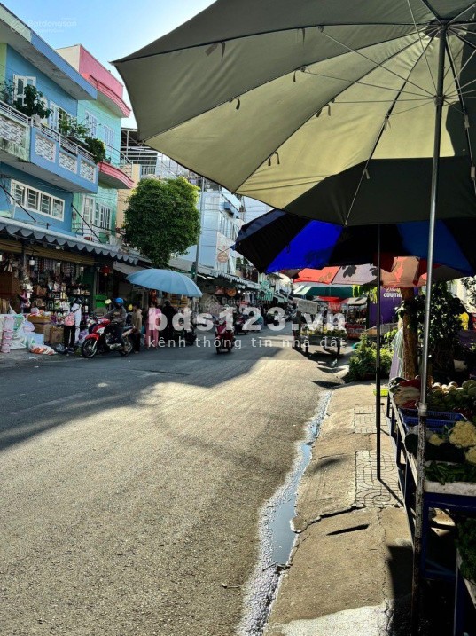 ! Cần bán gấp lô đất đắc địa ngay trục đường Nguyễn Xiển - Thủ Đức với giá SIÊU SỐC!!