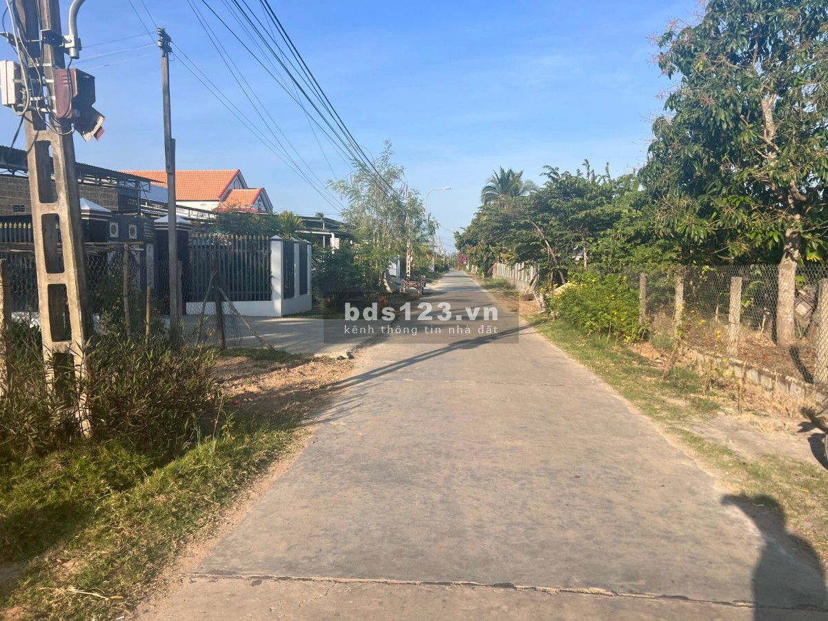 Bán đất gần chợ Lạc An, thuộc thôn Lạc An, Ninh Thọ, Ninh Hoà thuộc quy hoạch kinh tế Vân Phong
