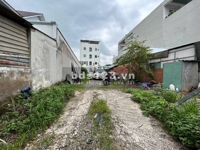 Bán đất thổ cư 300m2, Mặt tiền gần đường Hoàng Hữu Nam, ngang 14m giá chỉ 11 tỷ