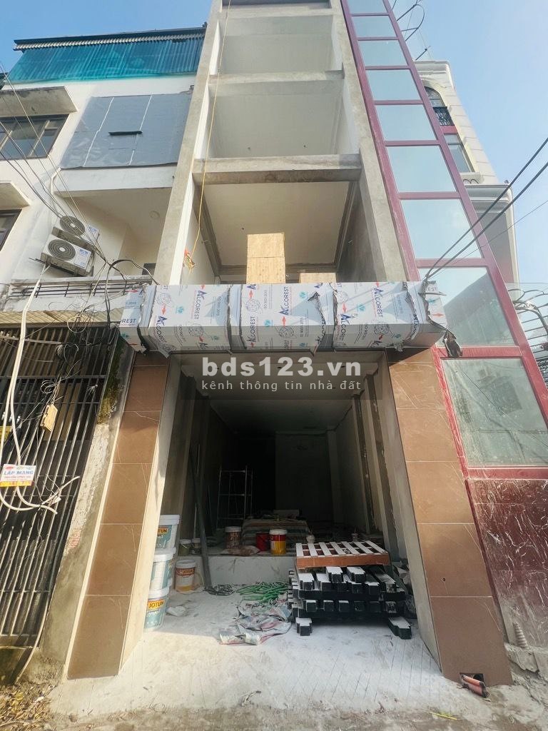 Bán nhà Phương Mai, mặt 3 ô tô tránh kinh doanh như phố, 42m2, 5 tầng thang máy xịn, 5m ra view hồ