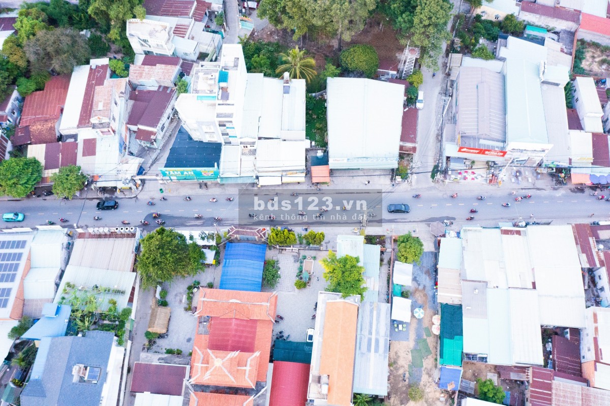 Chính chủ bán nhanh khu đất mặt đường Nguyễn Xiển - Thủ Đức, vị trí đẹp, giá phải chăng.