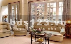 Cho thuê căn hộ cao cấp trung tâm quận 3. DT: 35m2. LH: 0942865910