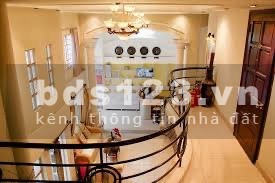 Cho thuê căn hộ cao cấp trung tâm quận 3. DT: 35m2. LH: 0942865910