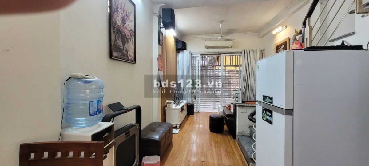 Chính chủ bán nhà 3 tầng tại Tư Đình, Long Biên