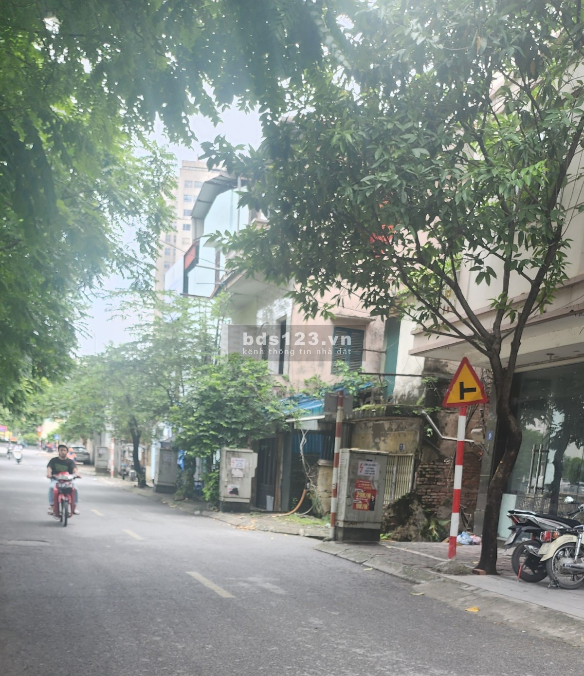 CHO THUÊ VĂN PHÒNG GIÁ RẺ MẶT PHỐ 7 TRIỆU/ THÁNG