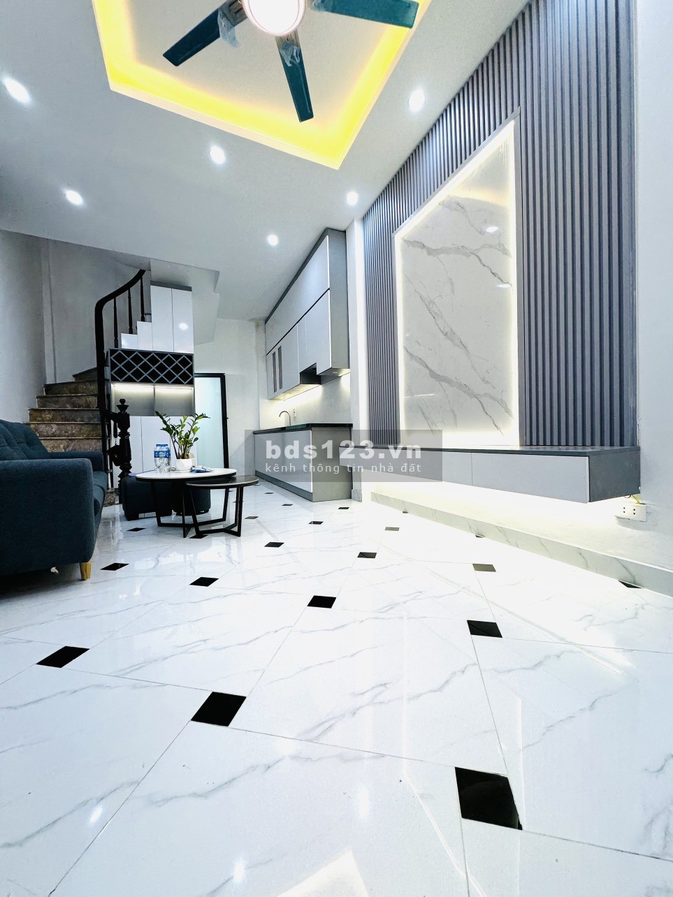 NHÀ MỚI ĐẸP PHỐ BẠCH MAI HỒNG MAI 25M2X4T GIÁ 3,98 TỶ NGÕ RỘNG