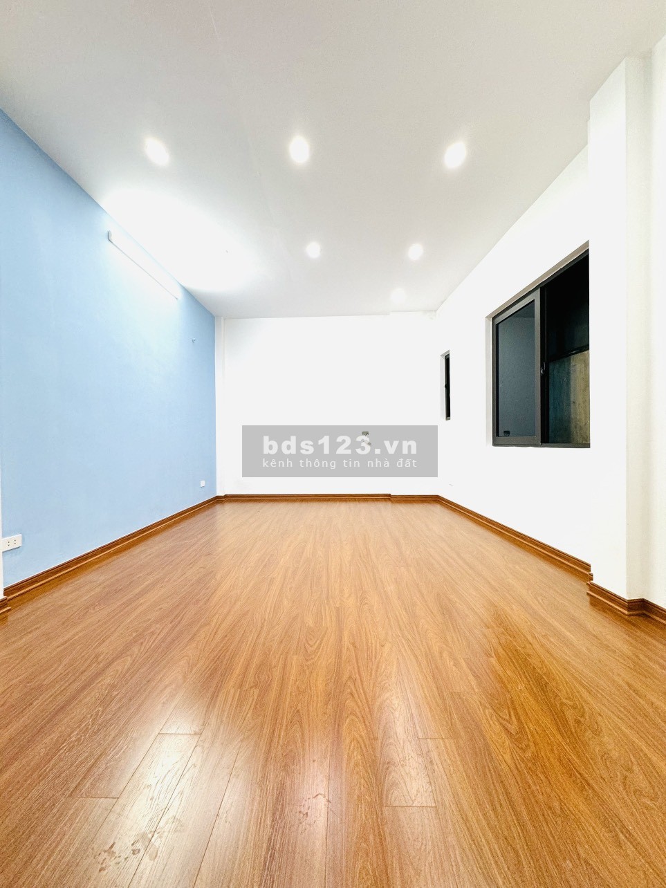 NHÀ MỚI ĐẸP PHỐ BẠCH MAI HỒNG MAI 25M2X4T GIÁ 3,98 TỶ NGÕ RỘNG