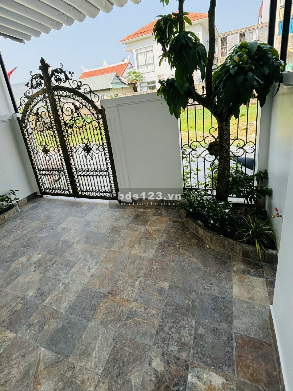 Bán nhà xây mới 100% đã hoàn công đường ô tô chạy xã Phú Thượng