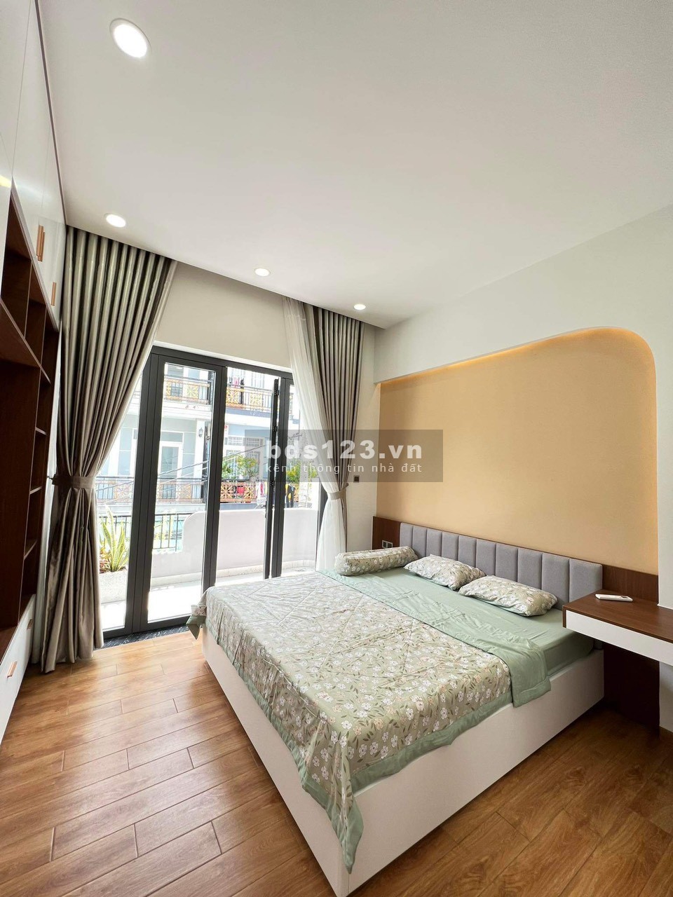 BÁN NHÀ 1 TRỆT 2 LẦU Ở ĐƯỜNG ÍCH THẠNH, LÒ LU