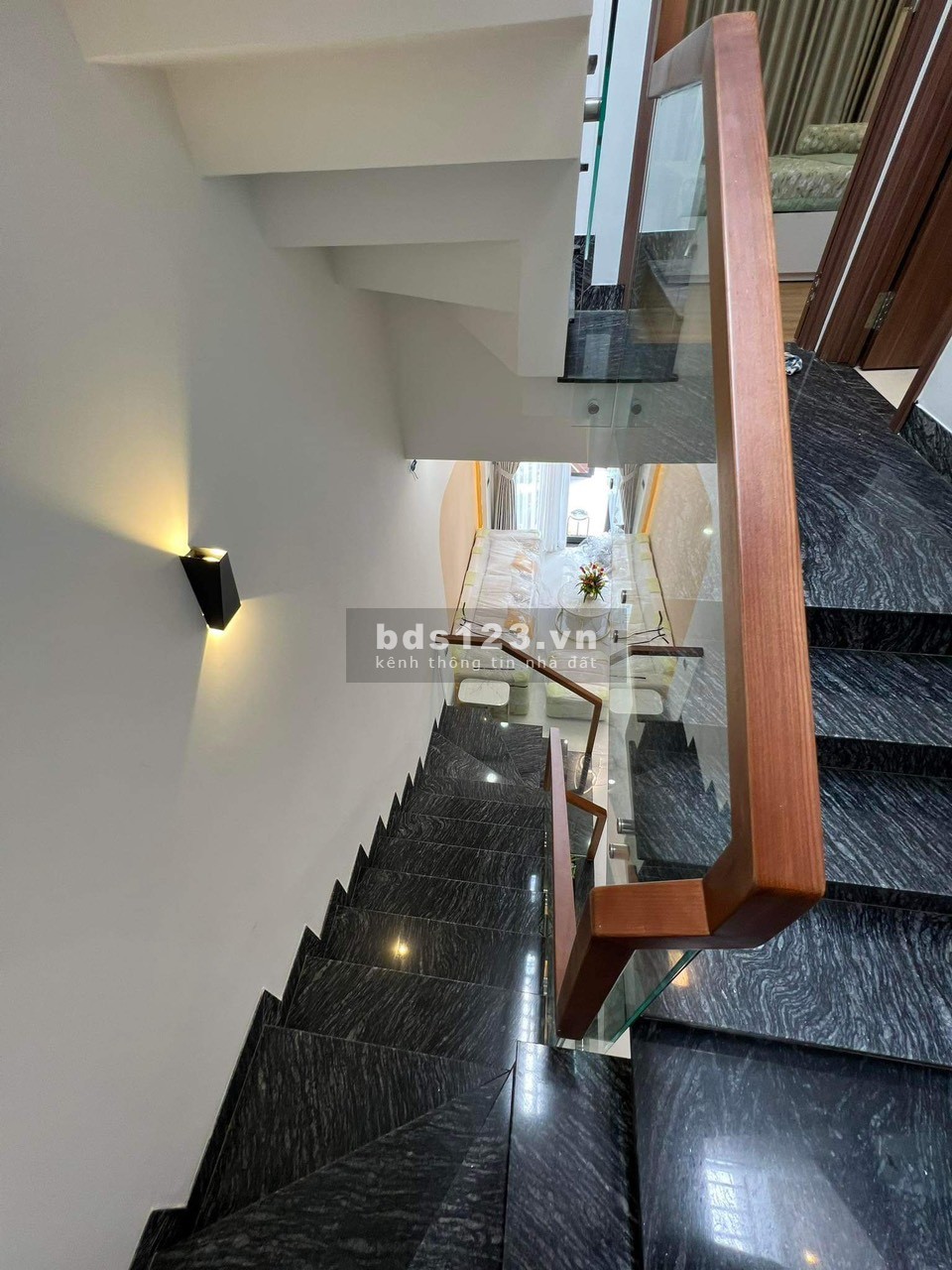 BÁN NHÀ 1 TRỆT 2 LẦU Ở ĐƯỜNG ÍCH THẠNH, LÒ LU