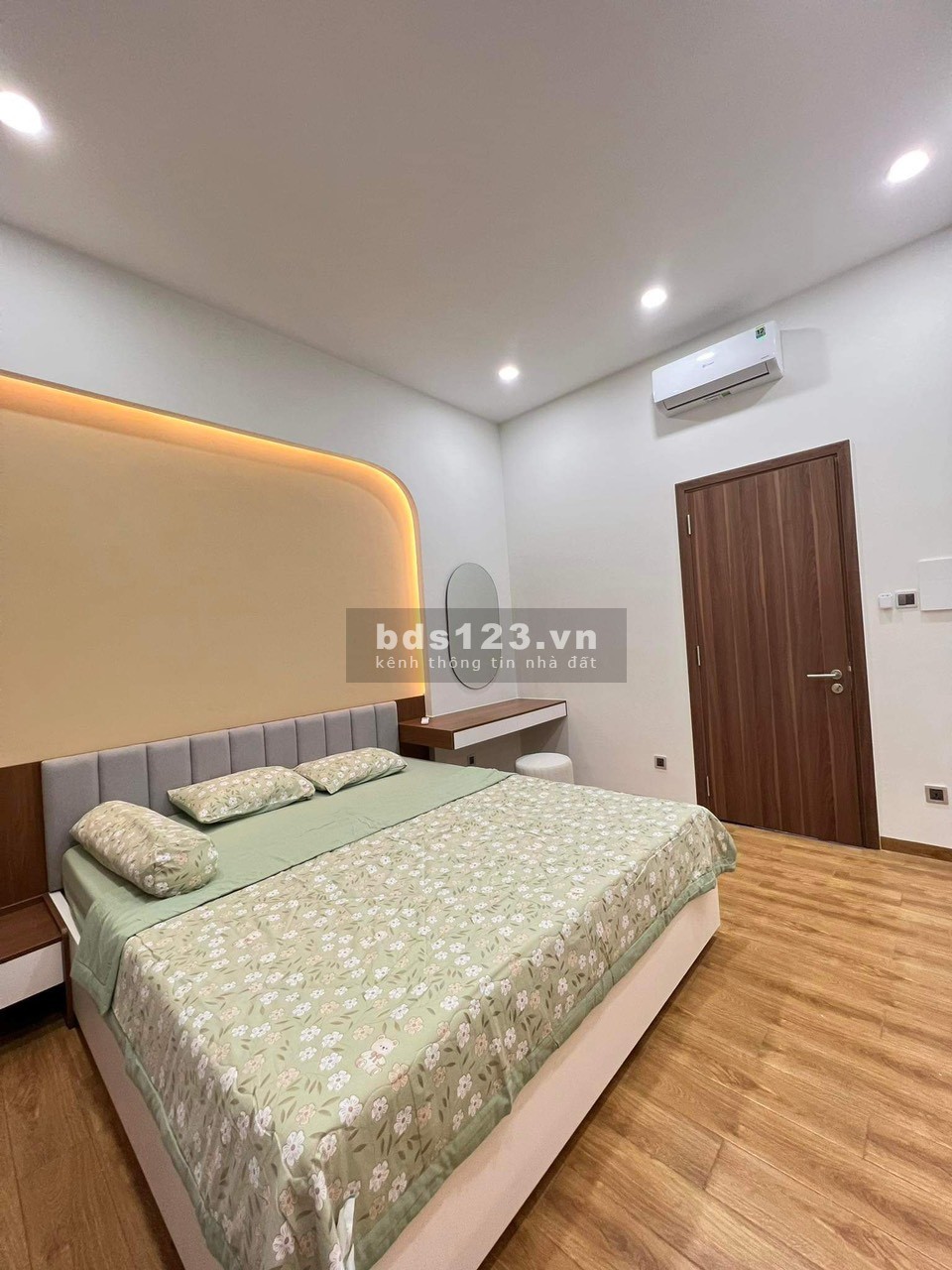 BÁN NHÀ 1 TRỆT 2 LẦU Ở ĐƯỜNG ÍCH THẠNH, LÒ LU