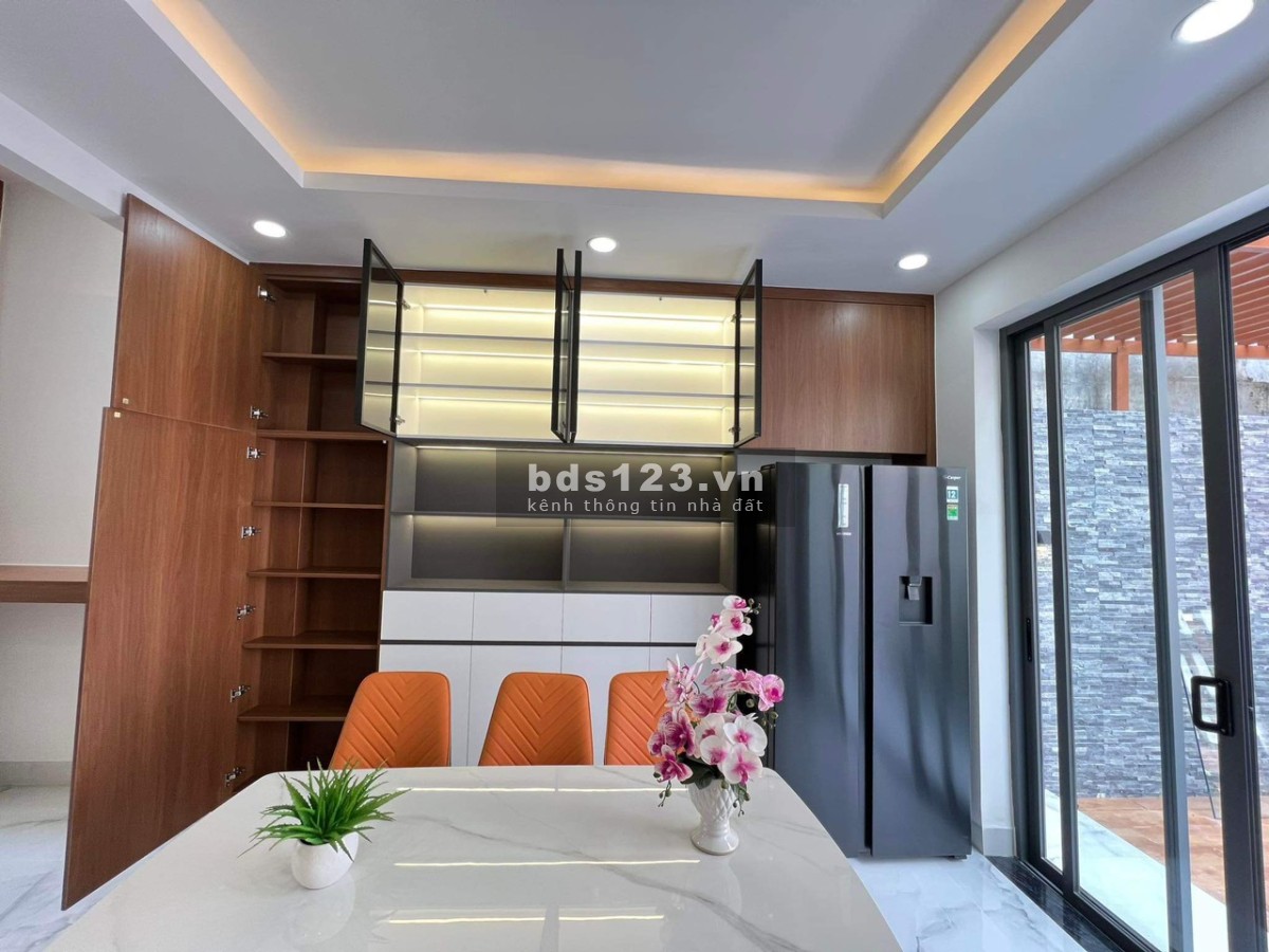 BÁN NHÀ 1 TRỆT 2 LẦU Ở ĐƯỜNG ÍCH THẠNH, LÒ LU