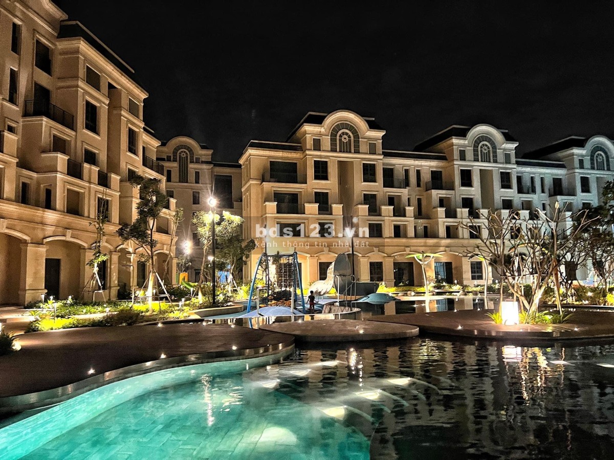 Cần bán Shophouse căn Góc 2 mặt tiền đường lớn 30m, gần trường học, công viên 22ha, giá 13 tỷ full.