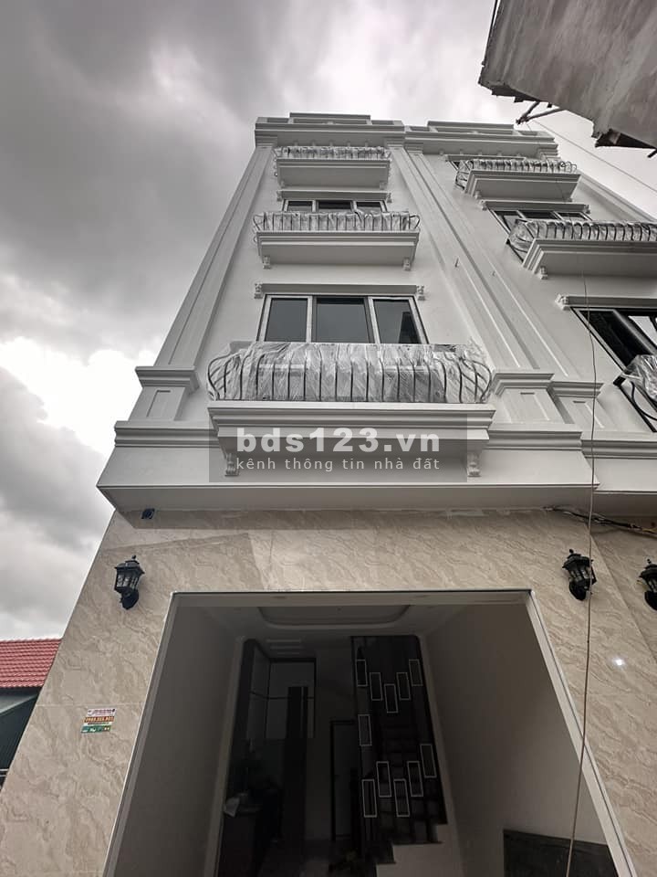 SIÊU Hóttt .!! Bán lô góc 4T*40m2( nở hậu ) ôtô Tải Đỗ Cửa .! Gần Chợ UBNDX Đại Thành Giá 3tỷ05