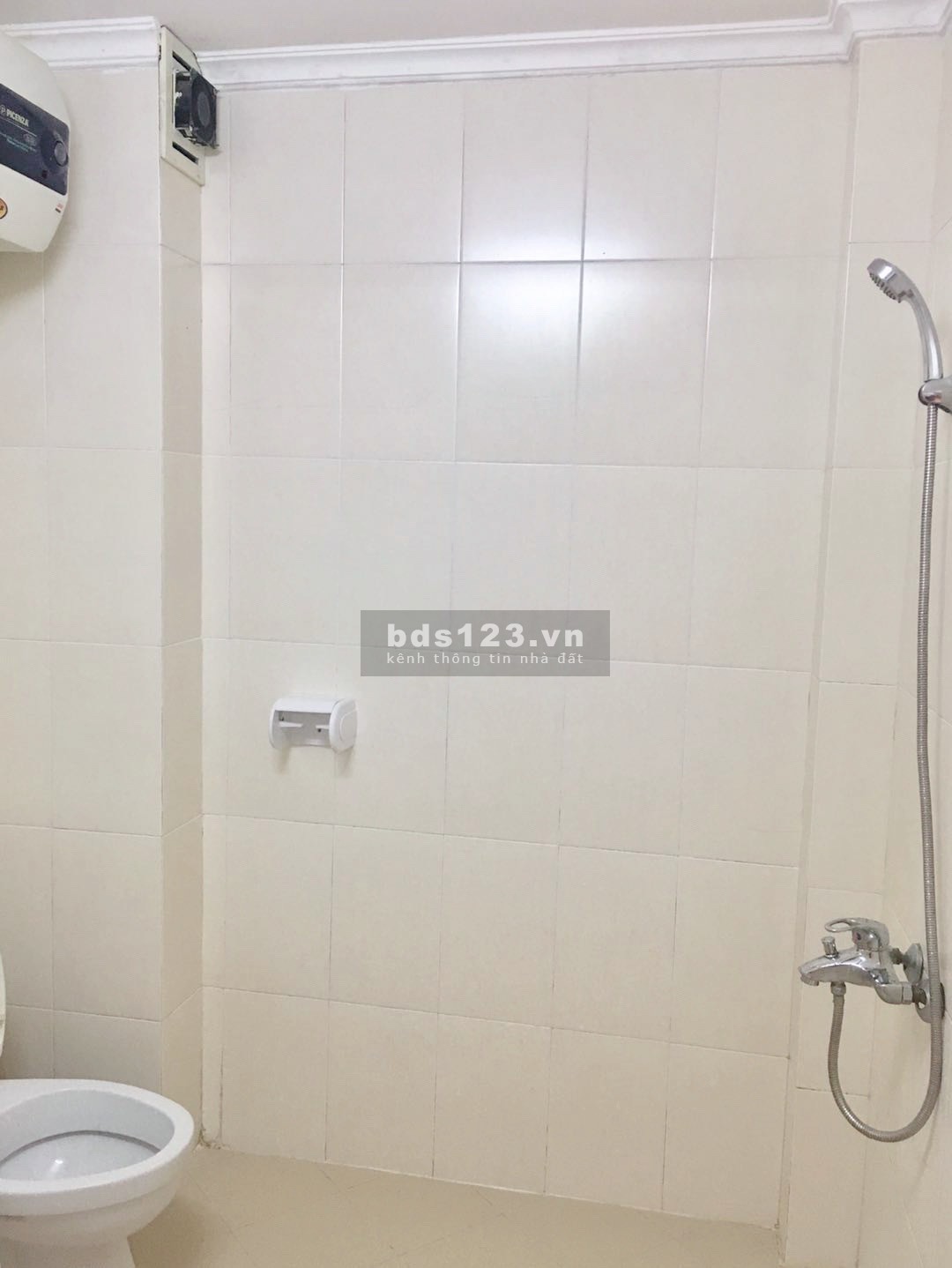 Q.Long Biên : Căn hộ mini 45m2 chia phòng ngủ + phòng khách, có ban công - gần bệnh viện Tâm Anh
