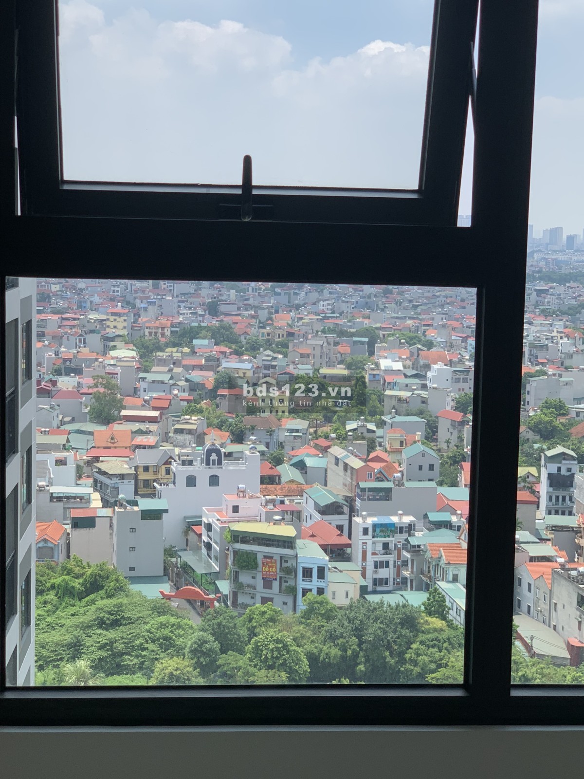 canhovinhomsmatcity STUDO,28m S403 đông nam giá 1 TY 680 bao phi có sổ không vay