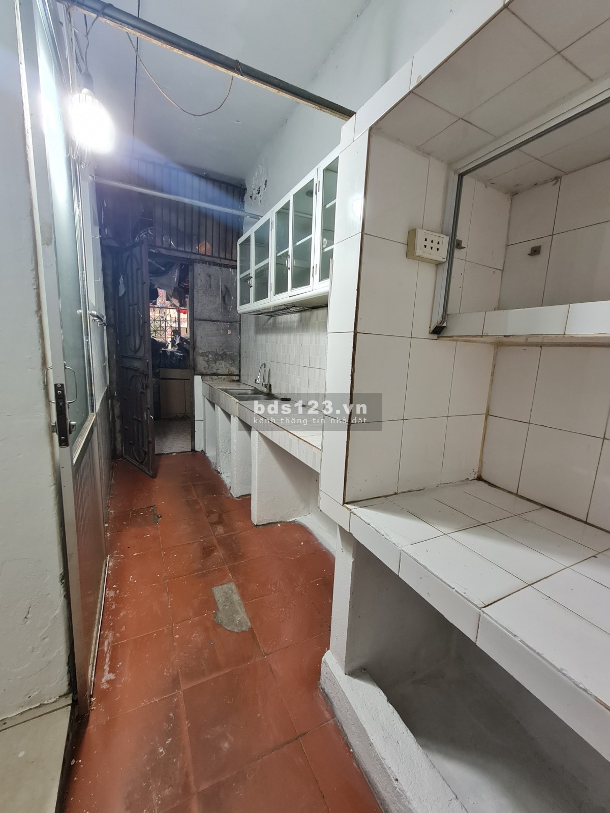 Chính chủ rao bán căn tập thể tầng 1 - Mặt đường lớn