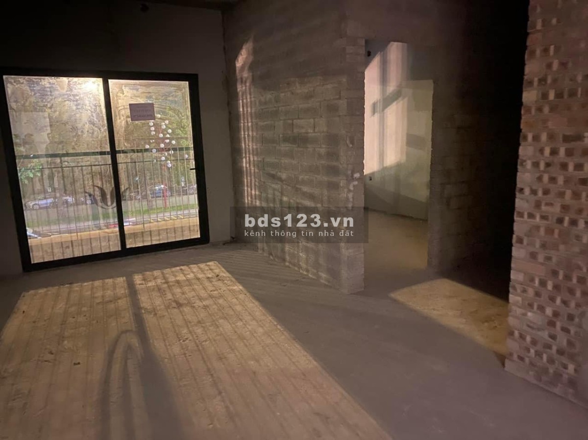 canhovinhomsmatcity căn2N1VS Toà I2 IMPEREA54m ban công hướng đông giá 3 tỷ180 không vay sẵn sổ