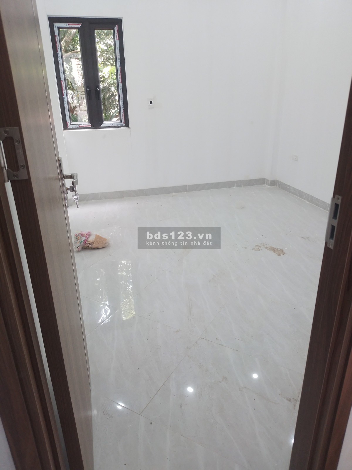 SIÊU Hóttt .!! Bán lô góc 4T*40m2( nở hậu ) ôtô Tải Đỗ Cửa .! Gần Chợ UBNDX Đại Thành Giá 3tỷ05