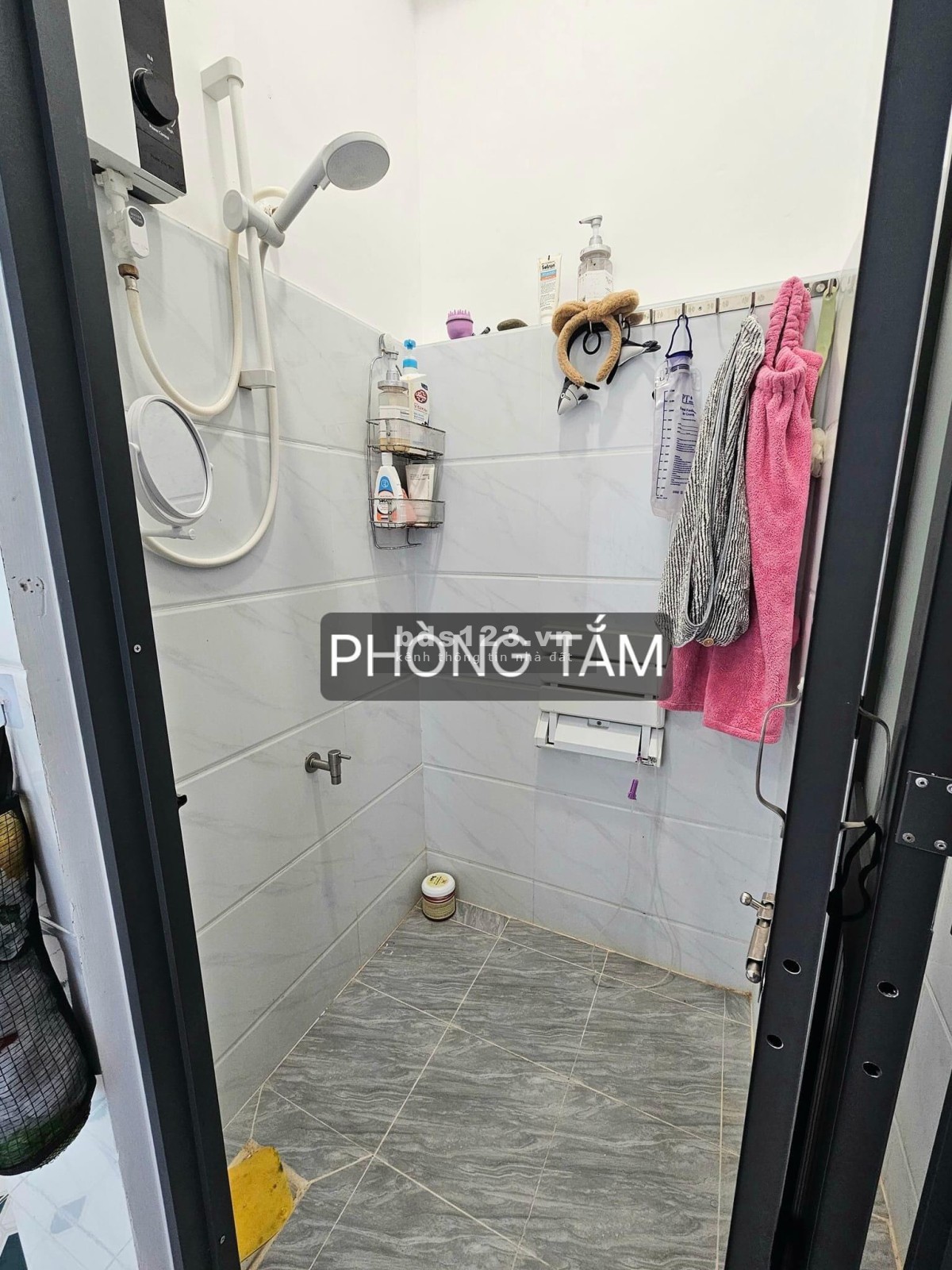 Chung Cư 24AB đường D5 - Phường 25 - Bình Thạnh, đã có sẵn nội thất: 2pn 75m2, giá thuê 10tr5/tháng