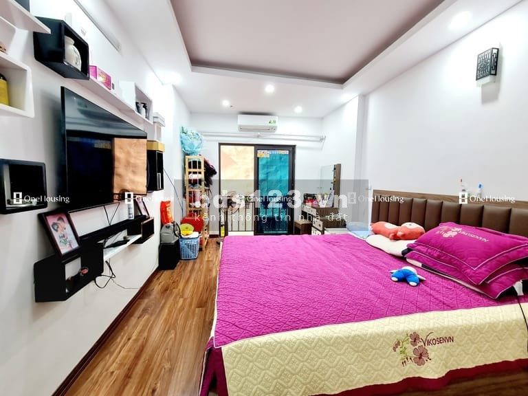 Nhà mặt ngõ cách Phố Minh Khai 500m, diện tích 30m² x 5 tầng