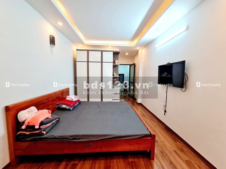 Nhà mặt ngõ cách Phố Minh Khai 500m, diện tích 30m² x 5 tầng