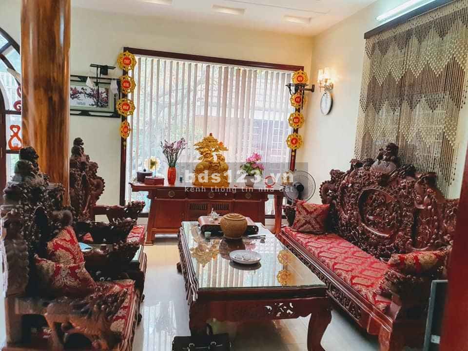 Bán rất gấp nhà phố Lò đúc DT 28m2/4 tầng, giá hơn 4 tỷ, 10m ô tô tránh