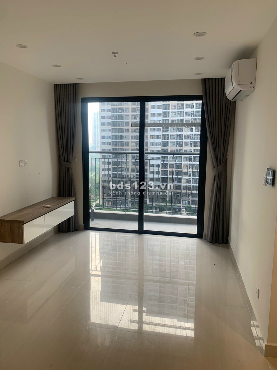 CANHOVINHOMSMATCITY, 43M 1 NGỦ + TÒA S103 FUL NỘI THẤT ĐẸP SẴN SỔ, GIÁ 2 TỶ 470 BAO PHÍ SANG TÊN