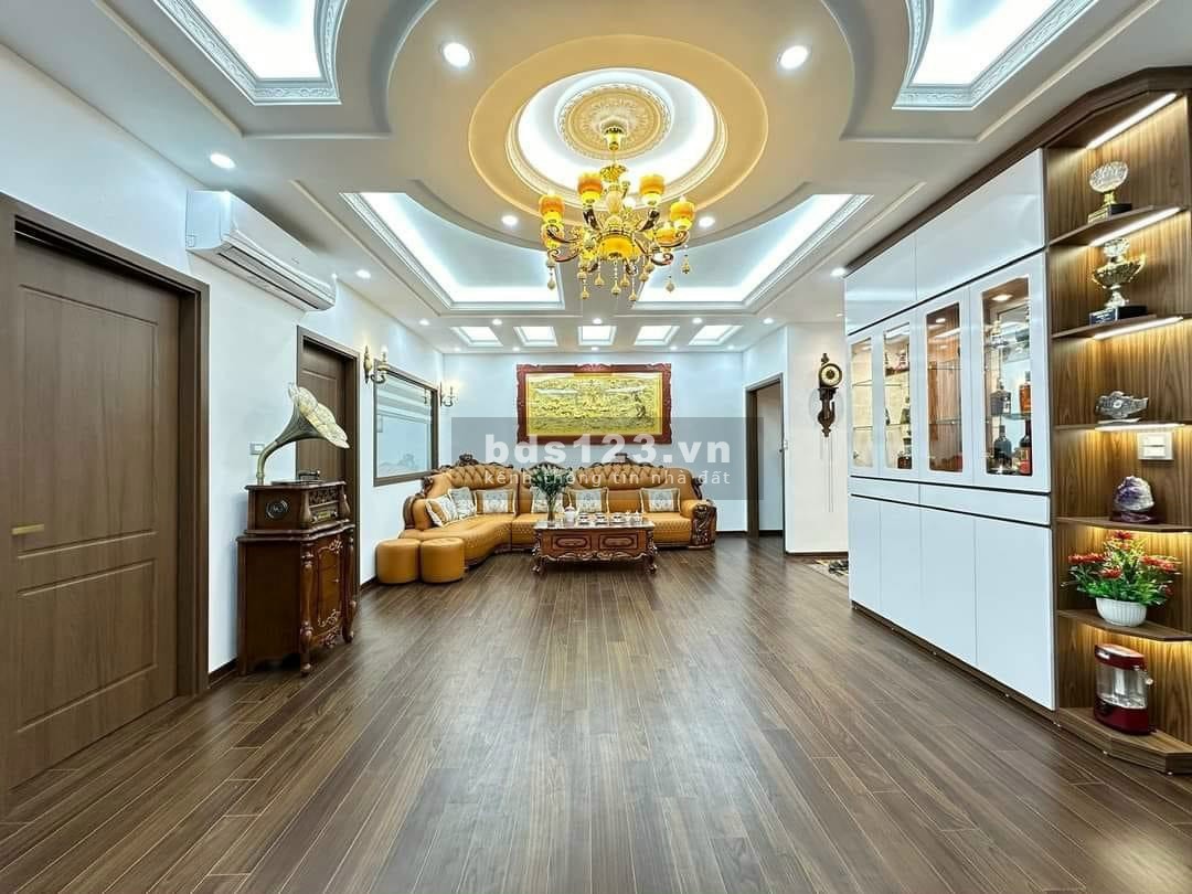 - Bán nhanh căn 3PN 2 WC DT 83 M2 tòa The Pavilion Vinhomes Ocean Park 1, LH: 0379220121