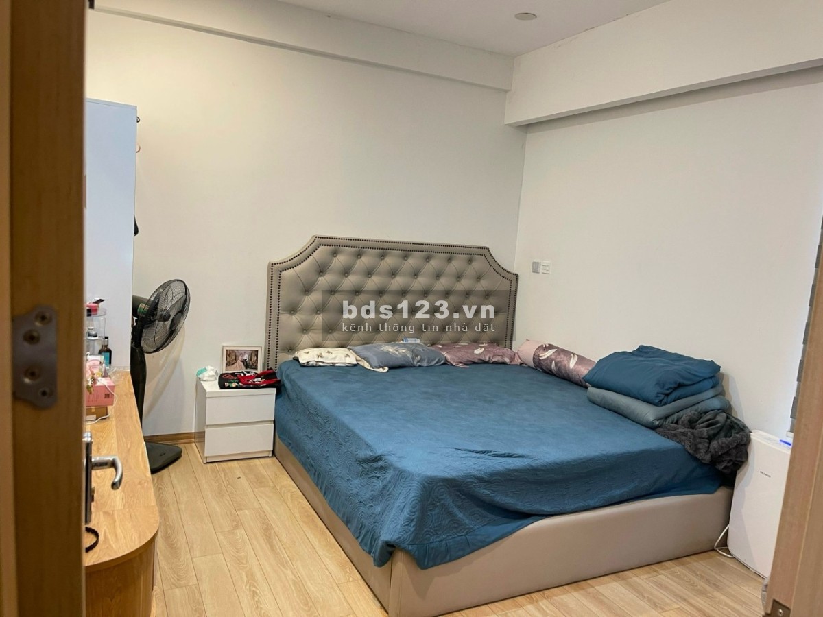 - Bán nhanh căn 3PN 2 WC DT 83 M2 tòa The Pavilion Vinhomes Ocean Park 1, LH: 0379220121