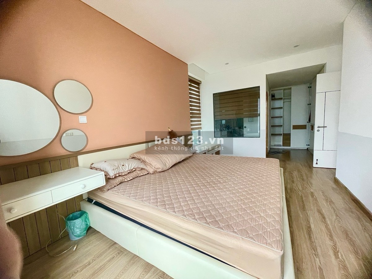 - Bán nhanh căn 3PN 2 WC DT 83 M2 tòa The Pavilion Vinhomes Ocean Park 1, LH: 0379220121