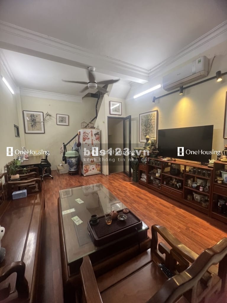 Nhà mặt ngõ cách Minh Khai 150m, diện tích 58.8m² x 5 tầng, mặt tiền 4.27m