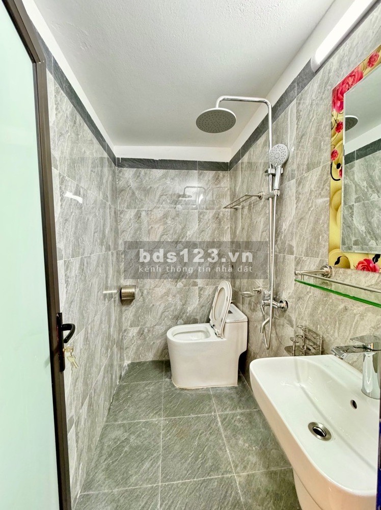 Bán nhà Lý Sơn, Long Biên, ô tô tránh cách 30m, 38m2 giá 4 tỷ6