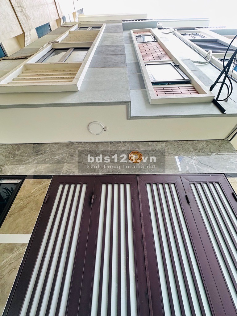 Bán nhà Cầu Cốc 5 tầng 3.65 tỷ. LH xem nhà : 0966125870