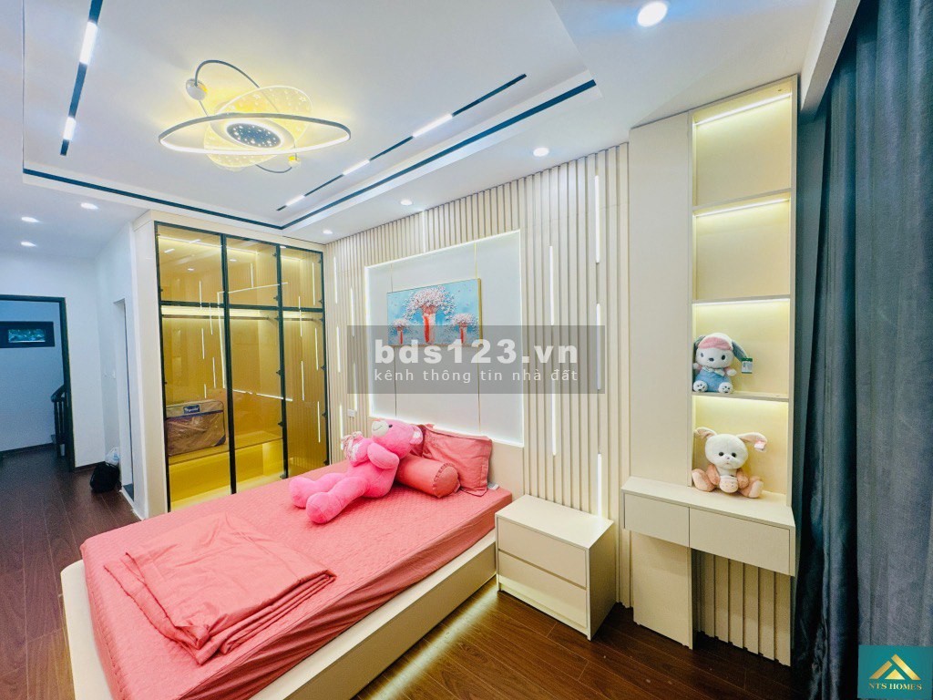 Bán nhà 4 tầng Quan Nhân cực đẹp - Tặng toàn bộ nội thất - DT 31m, Giá 5.2 tỷ