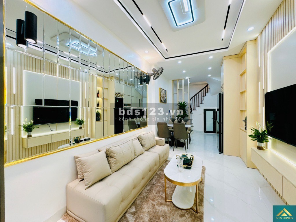 Bán nhà 4 tầng Quan Nhân cực đẹp - Tặng toàn bộ nội thất - DT 31m, Giá 5.2 tỷ