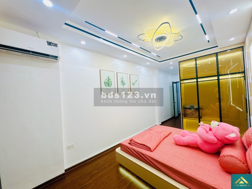 Bán nhà 4 tầng Quan Nhân cực đẹp - Tặng toàn bộ nội thất - DT 31m, Giá 5.2 tỷ