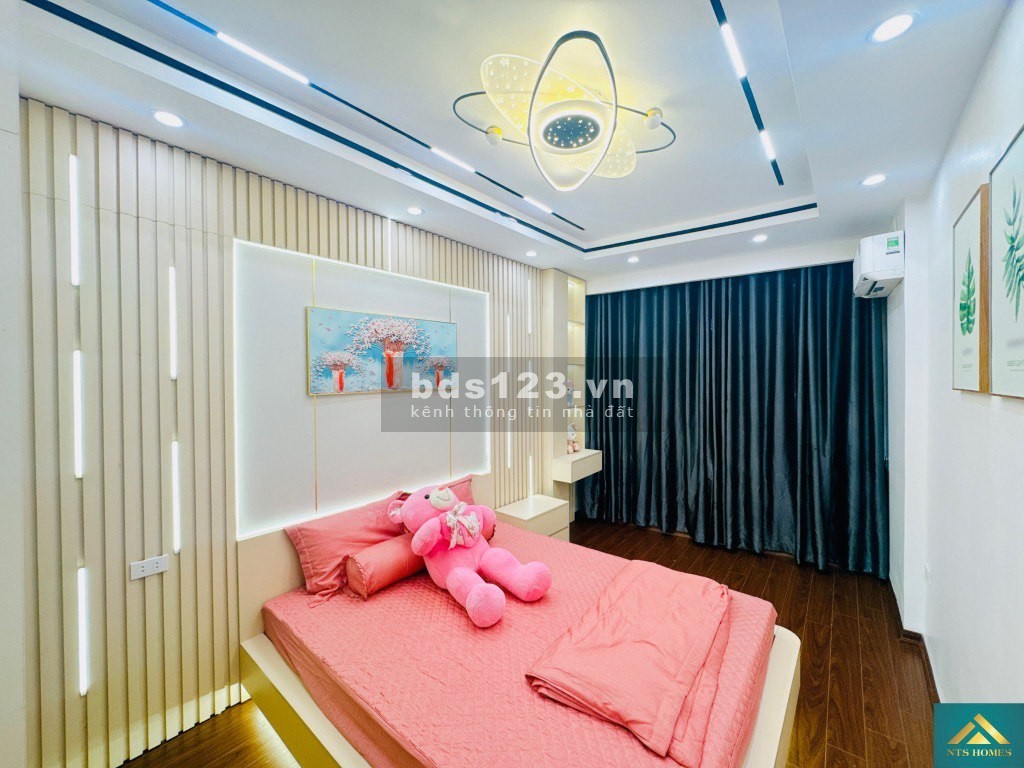Bán nhà 4 tầng Quan Nhân cực đẹp - Tặng toàn bộ nội thất - DT 31m, Giá 5.2 tỷ