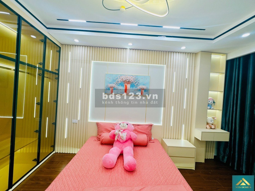 Bán nhà 4 tầng Quan Nhân cực đẹp - Tặng toàn bộ nội thất - DT 31m, Giá 5.2 tỷ